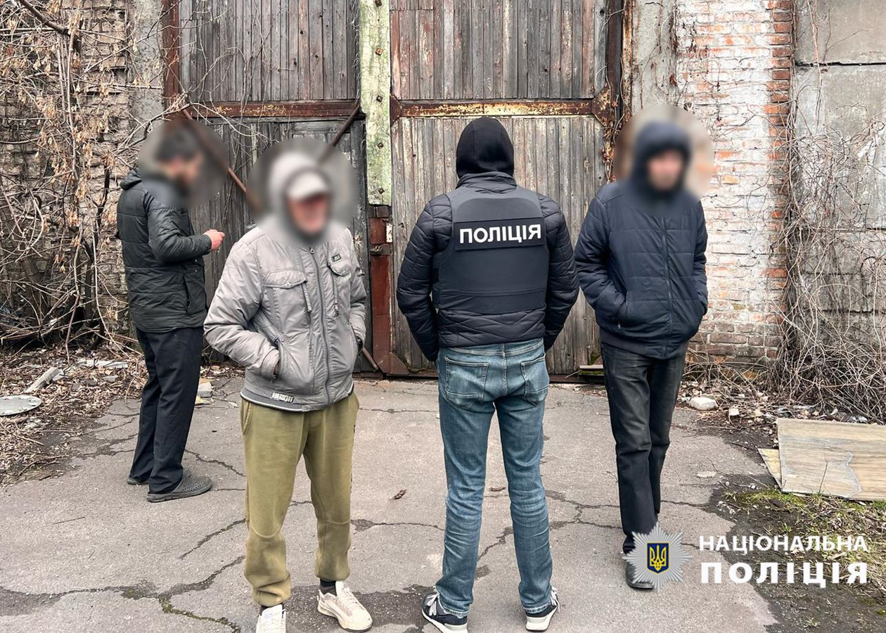 На Дніпропетровщині викрили підпільне виробництво алкоголю