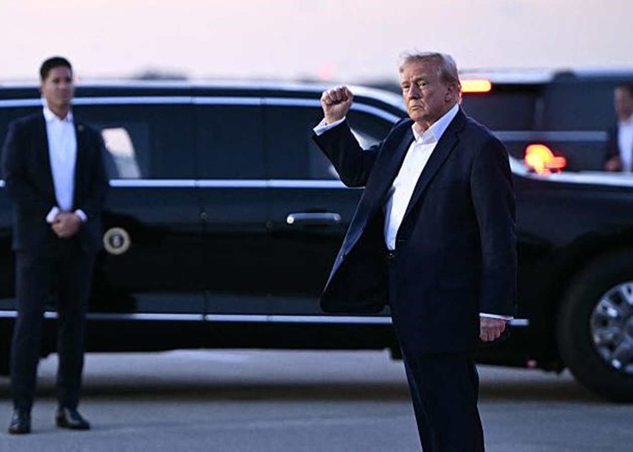 Трамп звільнив від мит смартфони та комп'ютери