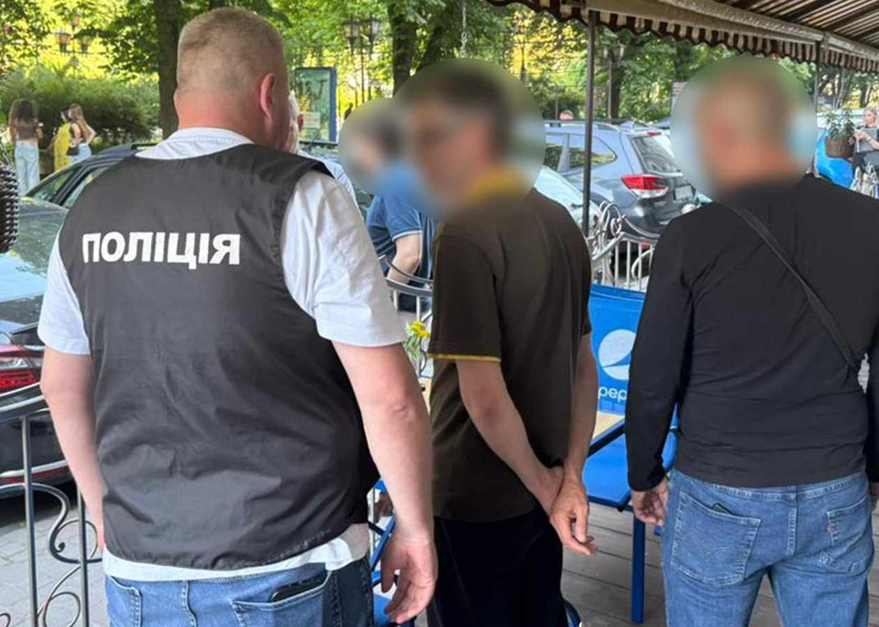 У шести регіонах викрили схеми для ухилянтів: ціна послуги сягала $25 тис.