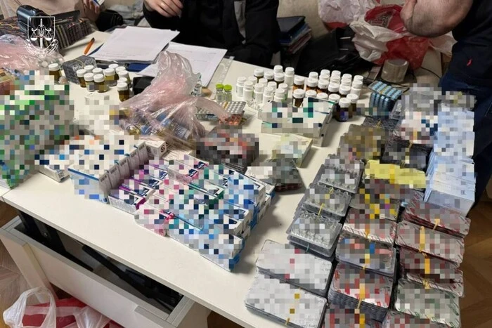 Правоохоронці викрили найбільше підпільне виробництво стероїдів