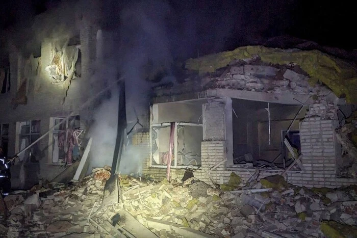 Росіяни вдарили по медичному закладу на Сумщині: постраждала дитина