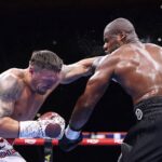 Усик - видатний чемпіон: Батько Дюбуа висловився після поразки сина
