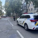 У Києві підозрюваний у скоєнні злочину підірвав квартиру, поранивши поліцейського (фото)