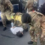 Побив і кинув непритомного на дорозі. Що відомо про водія Mercedes, який напав на велосипедиста