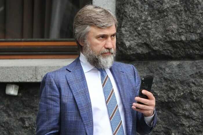 Печерський суд арештував 197 мільйонів гривень, які компанія олігарха Новинського переказала приватному виконавцю