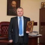 Як Анатолій Миколаєць "заморозив" суд: незаконний ресторан родини ексміліціонера досі працює в Голосіївському парку