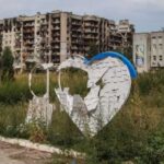 Життя на руїнах: як виживають жителі Попасної без води, газу та електрики