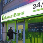Суд зобов’язав ПриватБанк повернути жінці понад 113 тисяч гривень, які "витратила" її неповнолітня дитина