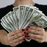 Porsche, земля і 545 тисяч гривень на рік: розкішна декларація ексдиректорки «Укрвійськбуду» Оксани Романовської