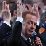 Медведєв заговорив про "приєднання" Гренландії до РФ