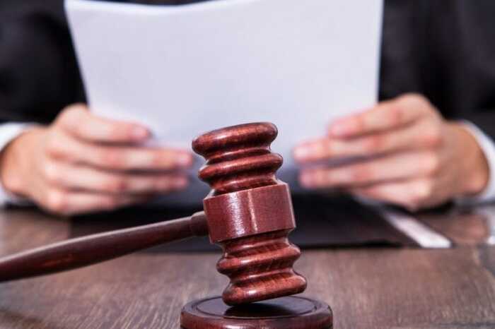 Отримувала виплати, маючи квартиру: суд зобов’язав жінку-переселенку повернути 104 тисячі гривень