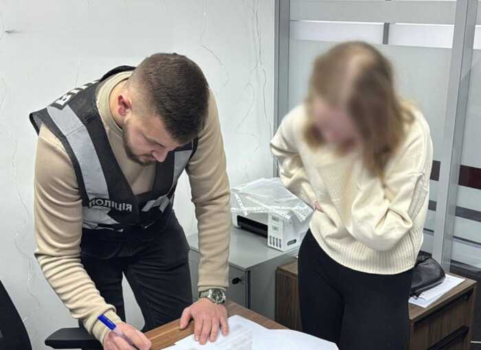 У Києві ліквідували масштабний канал для легалізації іноземців