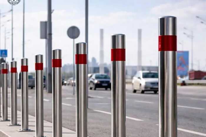 Чиновника "Київавтошляхмісту" підозрюють у закупівлі неякісних стовпчиків на 775 тисяч гривень