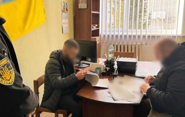 На Хмельниччині керівник благодійного фонду привласнив понад мільйон гривень донатів на ЗСУ