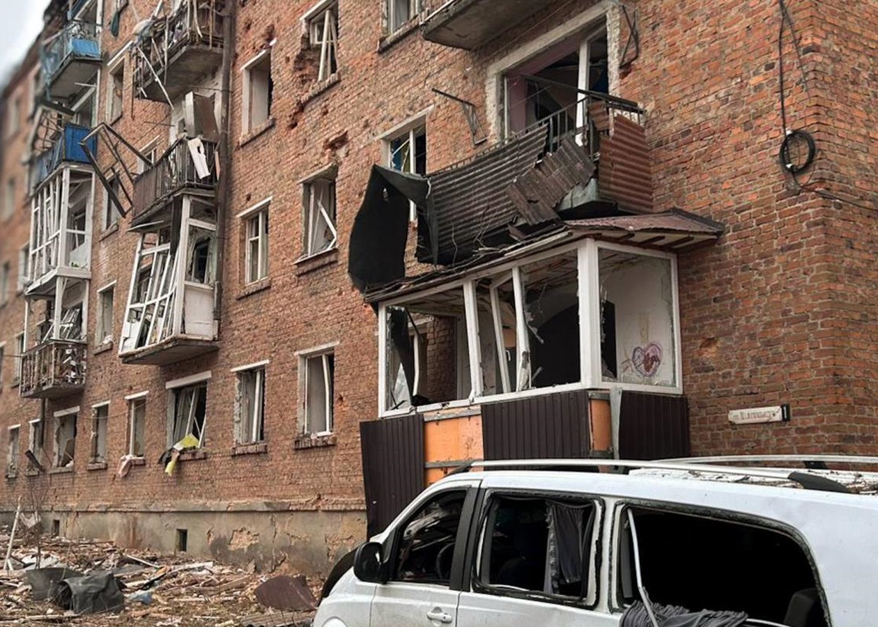 Глухів зазнав бомбового удару, багато поранених