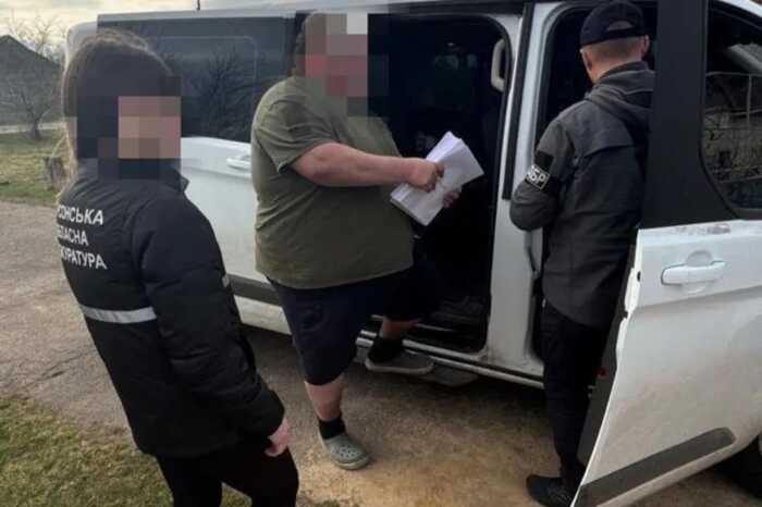 Незаконна вирубка на 8 мільйонів: трьом посадовцям лісового господарства Херсонщини повідомлено про підозру