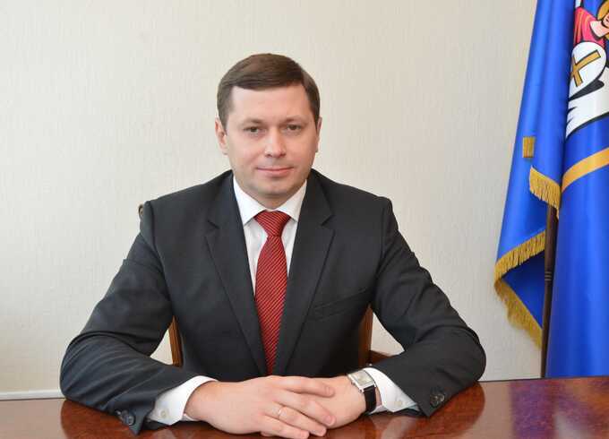 Kyiv Court of Appeal judge Yaroslav Holovachov is scrubbing the internet of investigations into his family’s property empire and the origins of their wealth