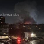 У Севастополі стався вибух у п'ятиповерхівці: палають три поверхи