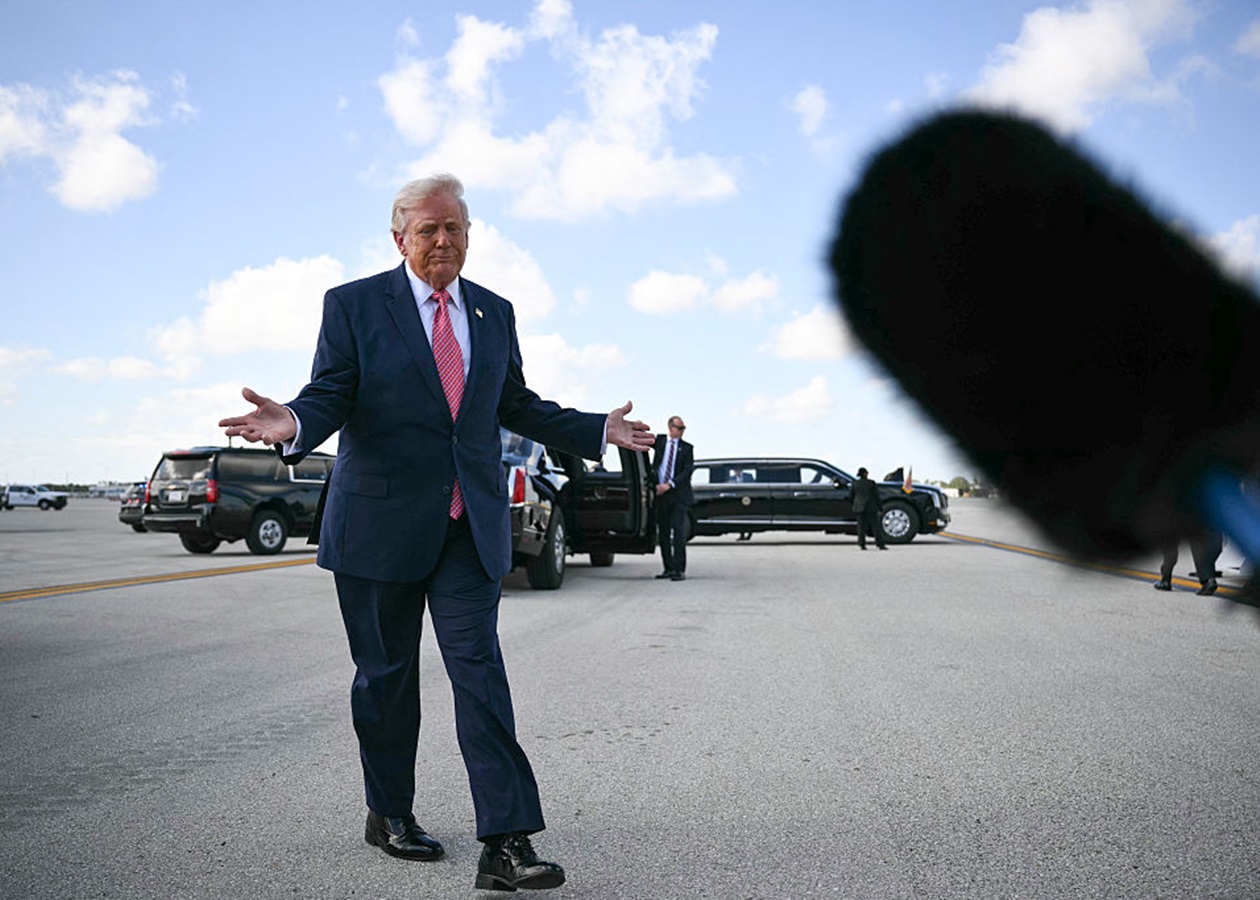 СюжетТиск на Іран. Скандальна заява Трампа про нафту