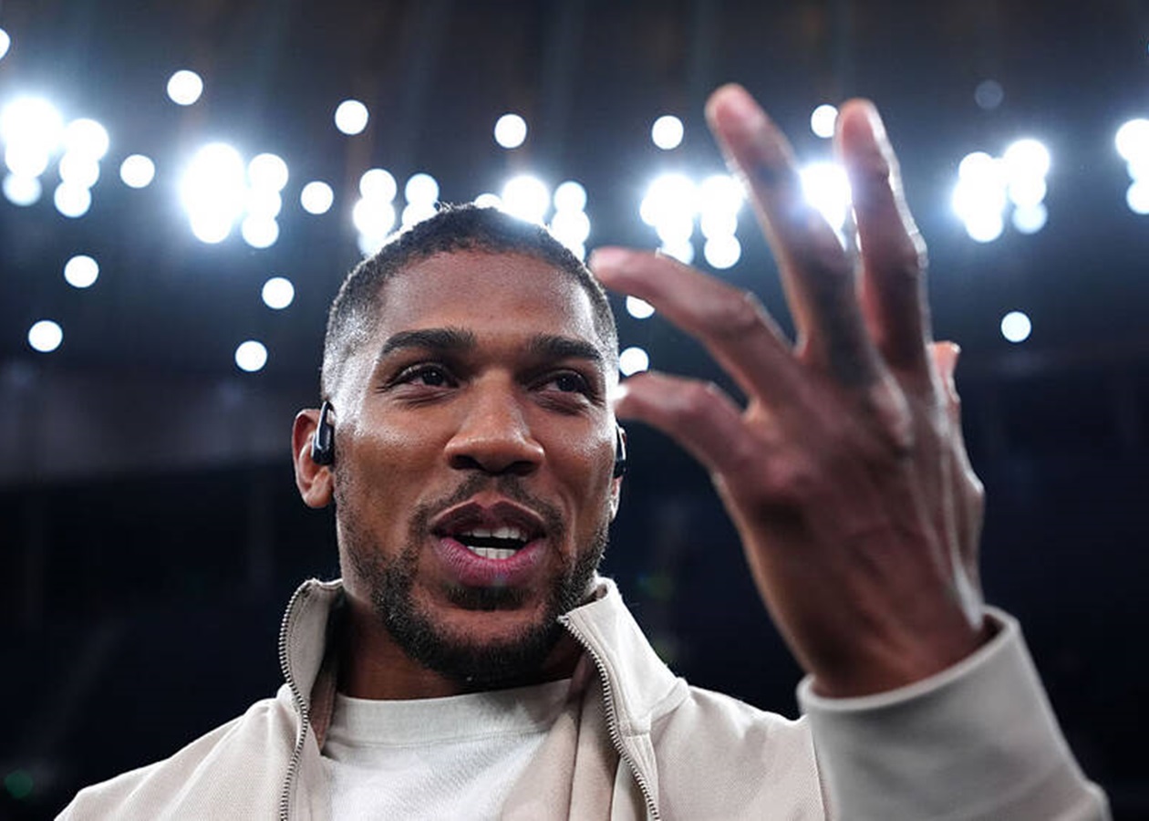 Джошуа назвав причину, через яку не одразу прийняв виклик Ф’юрі