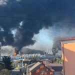 СюжетВидно з космосу. Потужний удар по НПЗ в Туапсе