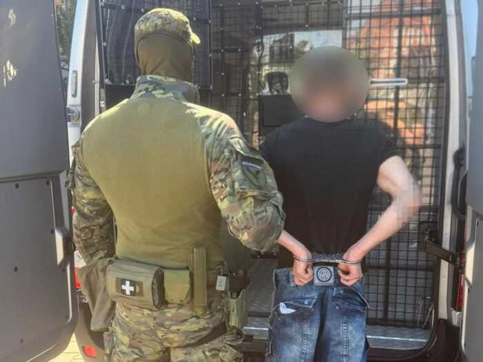 Польща депортувала трьох українців, одного — за пропаганду нацизму