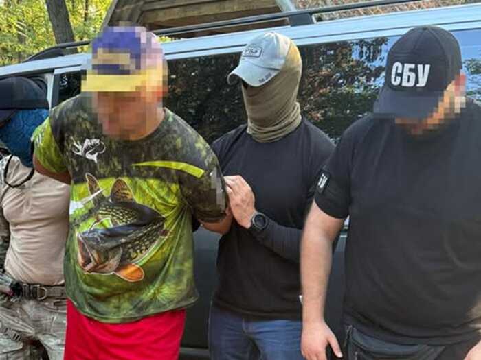 У Чернівцях взяли під варту чоловіка, який поширював дані про розташування ЗСУ