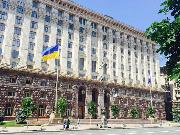 Київ віддав ще 327 мільйонів гривень на «розумне світло»: ціна шаф зросла, а система вже коштує 2,83 мільярда