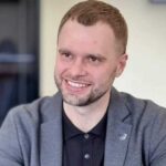 Кропива бронював Кравченку дорогий готель у Мадриді — і окремо «бюджетне» для офіційної історії
