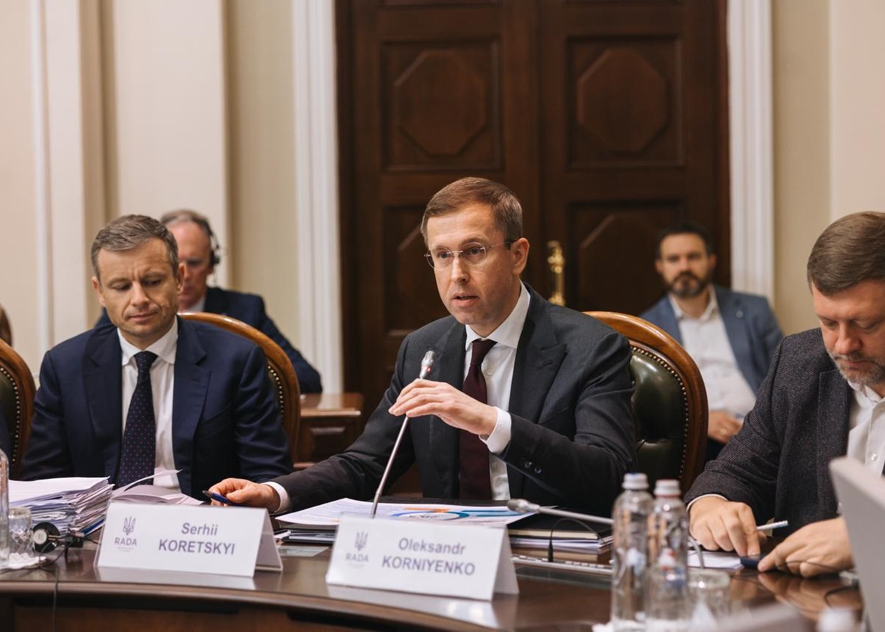 В України закінчуються держфінанси - прем'єр