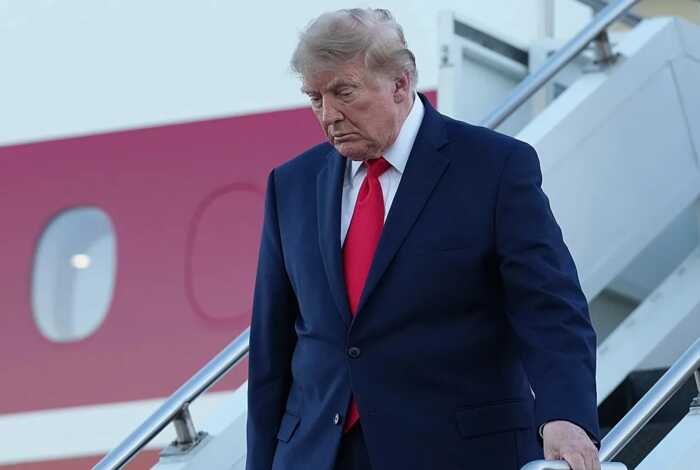 Скандал у Білому домі: радника Трампа перевіряють через можливий продаж доступу до президента на мільйони доларів